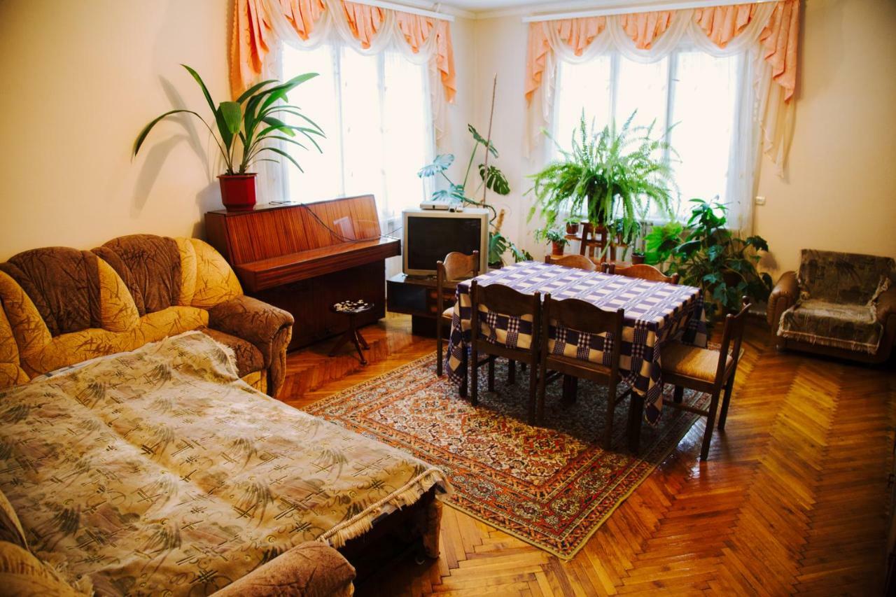Zabava Apartment Yaremche Exterior photo